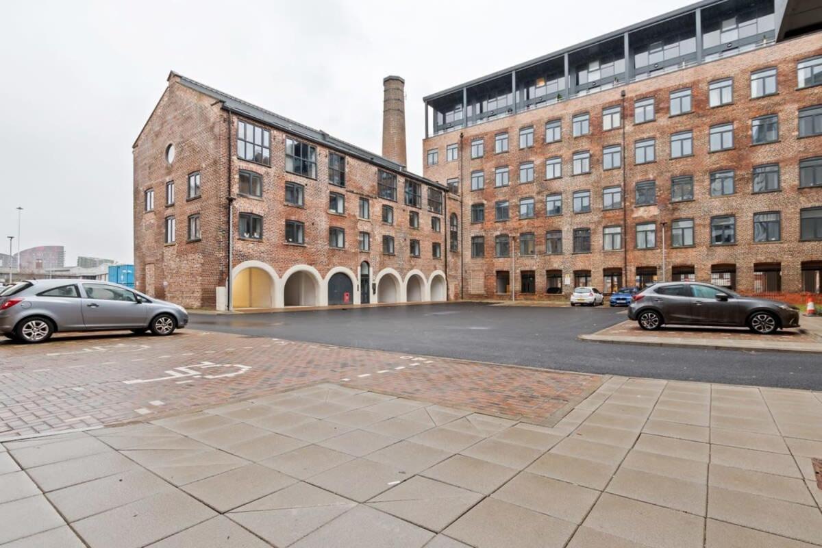 Lovely Riverside 2 Bed Apartment Leeds  Exterior photo